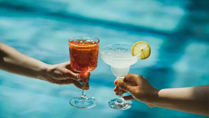 10 drinks alcoólicos e refrescantes para o verão — Foto: Getty Images