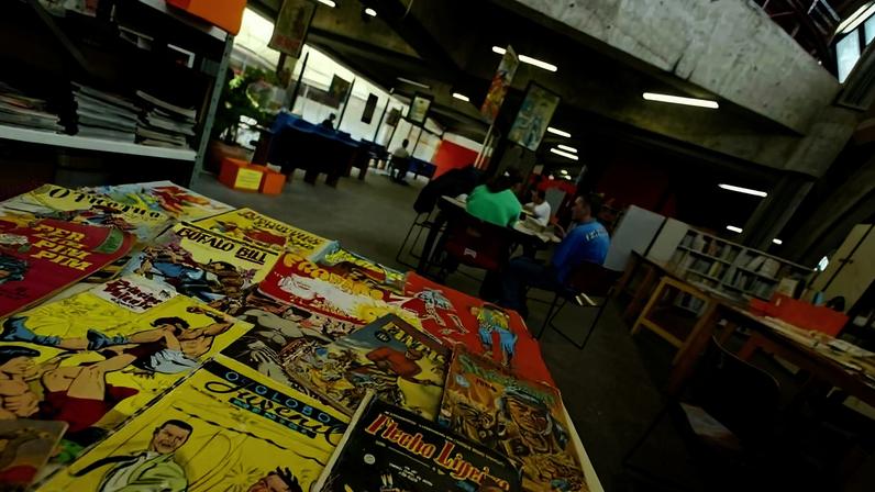 Gibiteca Henfil, no Centro Cultural São Paulo; em primeiro plano, gibis raros que fazem parte do acervo da instituição