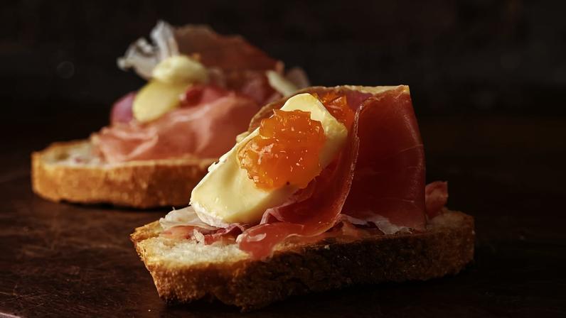 Tapas servidas no novo espanhol Aranda, na rua Amauri