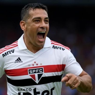 São Paulo vence Botafogo em virada de 3 a 2 com gols de Nenê e Diego Souza