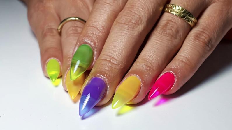 Unhas de gel by Roberta Munis (Foto: Instagram/Reprodução)