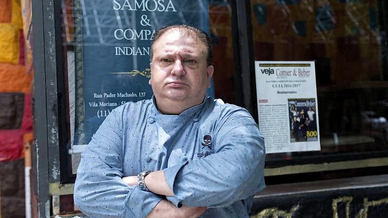 Erick Jacquin ajuda o restaurante Samosa & Company no sétimo episódio da primeira temporada de Pesadelo na Cozinha