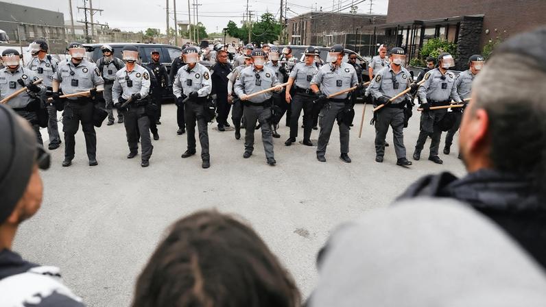 Law enforcement has more tools than ever to track your movements and access your communications. Here’s how to protect your privacy if you plan to protest.