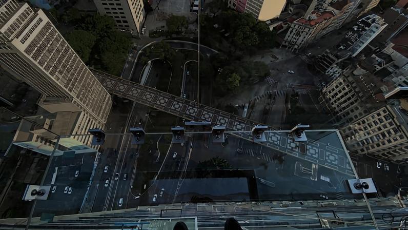 Vista no deque sul no Sampa Sky, no centro de São Paulo