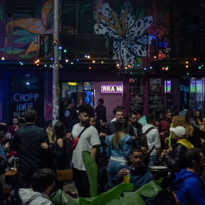 Baixo Pinheiros registra bares cheios e circuito musical com DJs na pandemia