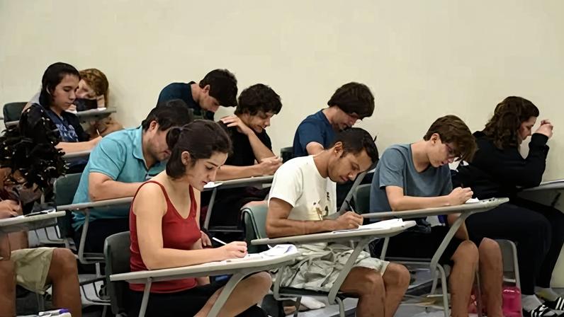 Ao todo, 2.529 candidatos foram aprovados na primeira fase do vestibular