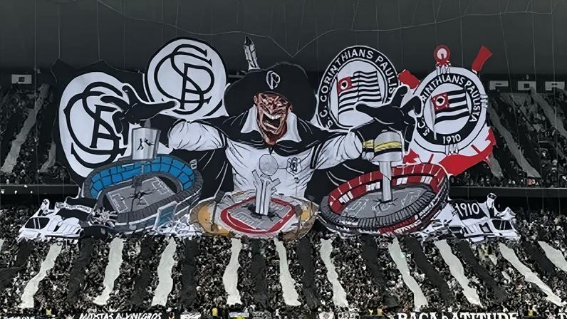 Mosaico realizado pela torcida do Corinthians na partida contra o Cruzeiro, válida pela semifinal da Copa do Brasil