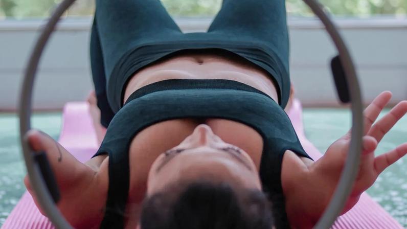Vacuum abdominal: conheça a técnica promete uma barriga mais firme — Foto: Reprodução/Instagram @tataraty
