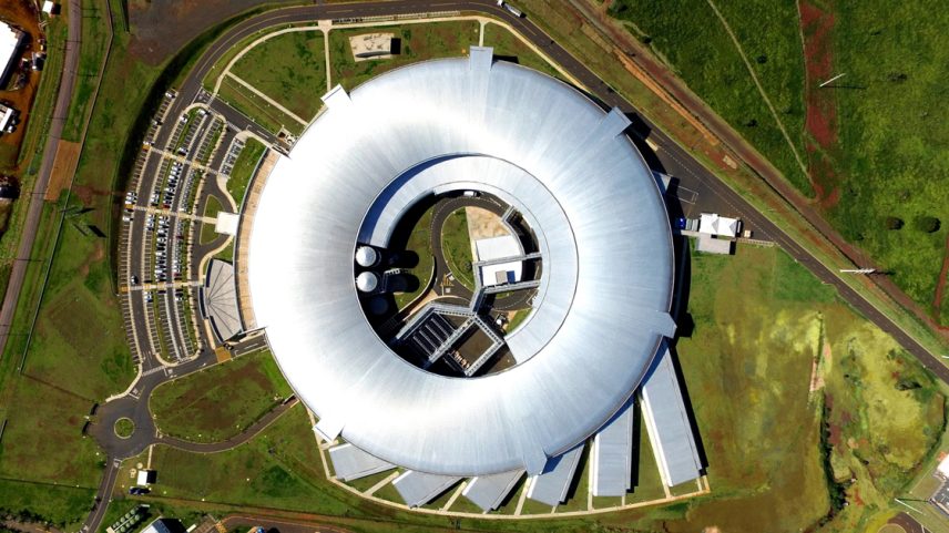 Sirius é um acelerador de partículas do tipo síncrotron localizado no município de Campinas