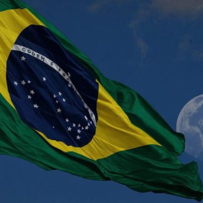 Brasil à frente analisa desafios econômicos e políticos do país