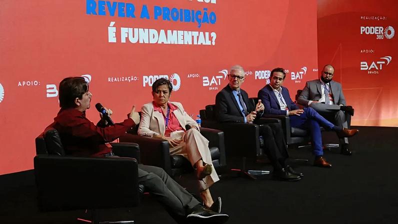 Debate indica necessidade de regulamentar cigarro eletrônico