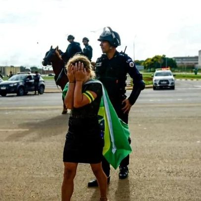Mulheres detidas em Brasília: crise de choro, fake news e Bíblia