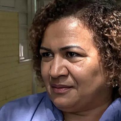 Professora negra relata grande vazio após receber esponja de aço de aluno