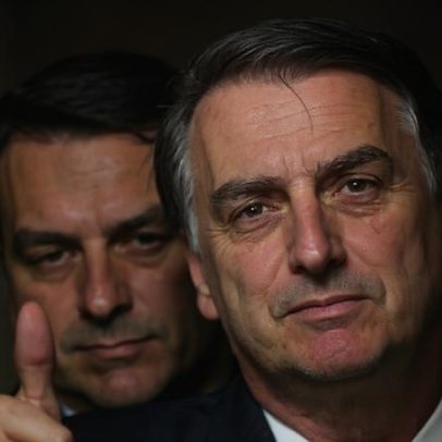 Carlos Andreazza aponta Flávio Bolsonaro na rede de Vorcaro