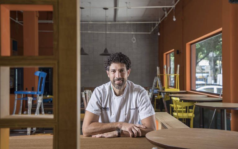 O chef Rodrigo de Oliveira, do restaurante Mocotó