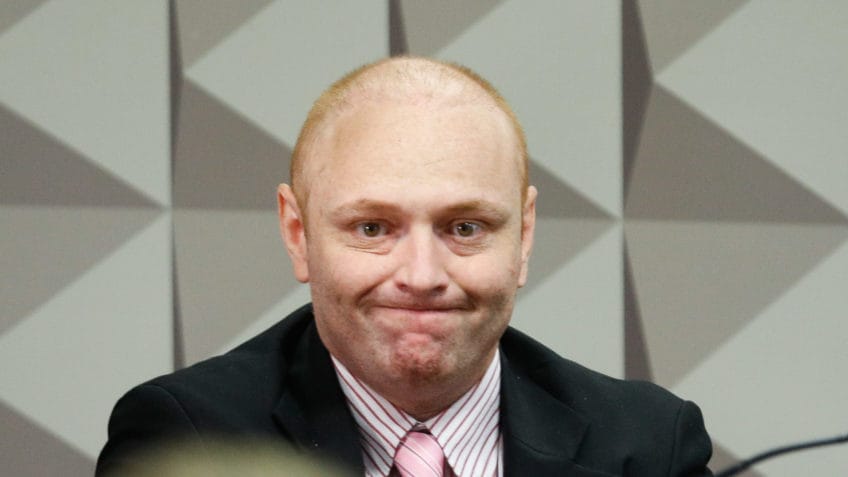 O hacker Walter Delgatti durante depoimento na CPI do 8 de Janeiro nesta 5ª feira (17.ago.2023); na oitiva, ele falou sobre pedidos que teriam sido feitos por Jair Bolsonaro