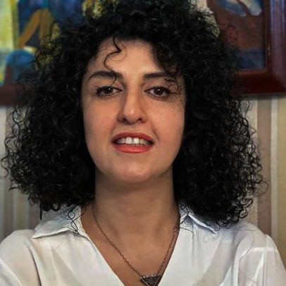 Narges Mohammadi, vencedora do Nobel, permanece presa no Irã