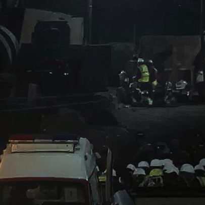 Desabamento de túnel prende 41 operários por 17 dias