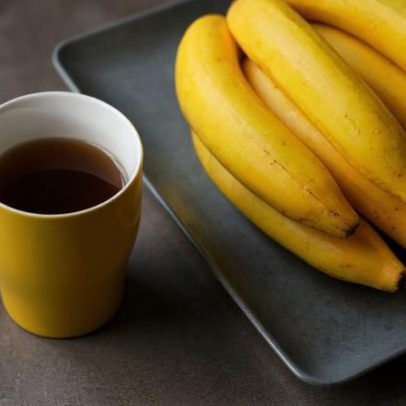 Nutricionista esclarece se chá de banana emagrece