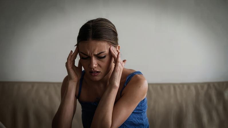 Jovens adultos que sofrem com enxaqueca têm mais chances de sofrer um AVC, aponta pesquisa