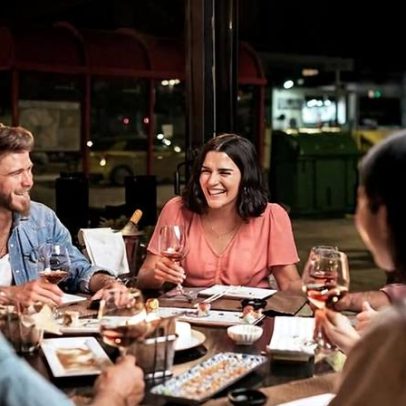 Jantar do Timeleft, o Tinder gastronômico, e conheci pessoas inusitadas