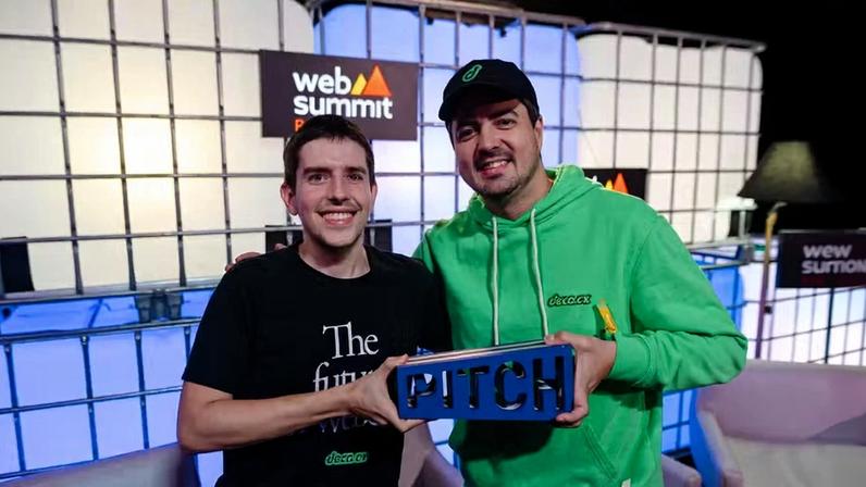 Guilherme Rodrigues e Rafael Crespo, cofundadores da deco.cx — Foto: Divulgação/Web Summit Rio 2024