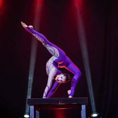 Circo com acrobacias e contorcionismo chega a São Paulo