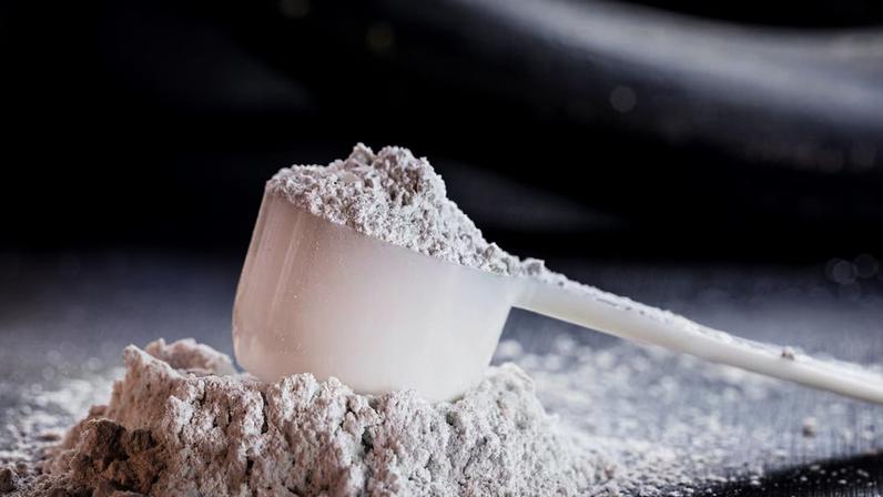 Creatina ajuda a melhorar o desempenho nos treinos e por isso é um dos suplementos mais utilizados