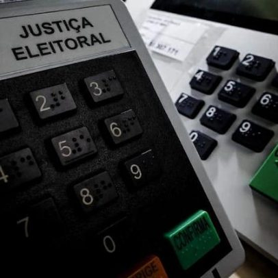 Urna eletrônica completa 30 anos, funciona offline e é auditável