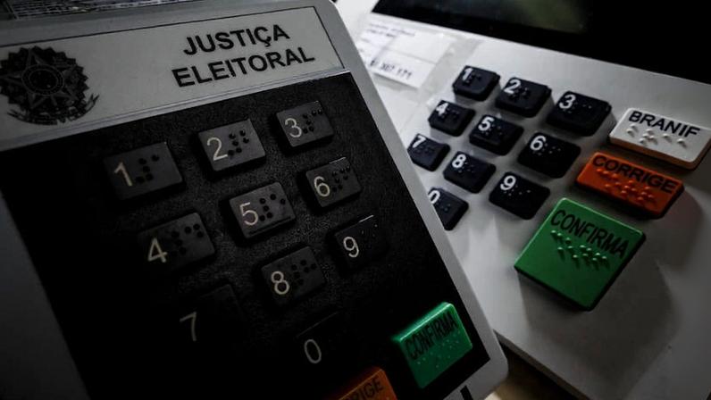 Urnas eletrônicas armazenadas em São Paulo; equipamento foi implementado em 1996 e desde então, nunca houve indício de fraude