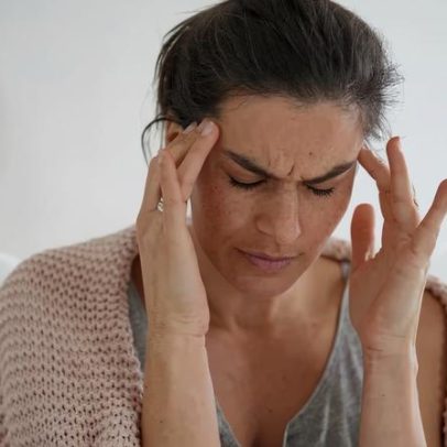 Uso excessivo de remédios para dor de cabeça pode provocar doença, entenda