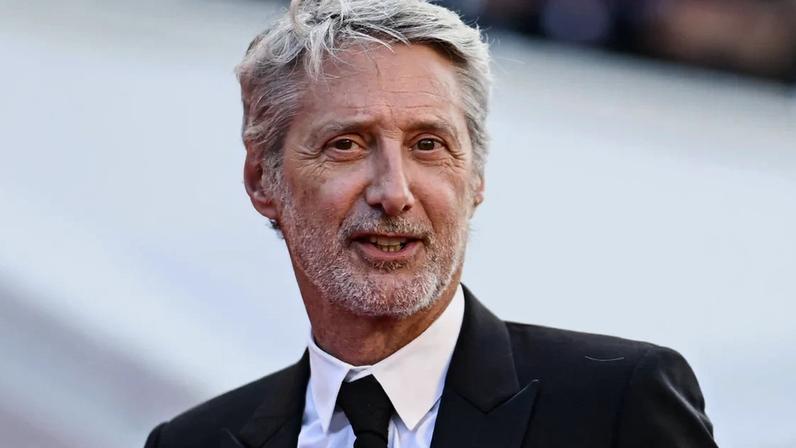Antoine de Caunes présente ses 5 cuvées coups de cœur.