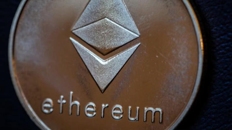 Os críticos apontam para uma crescente dependência das chamadas blockchains de camada 2, construídas sobre a Ethereum para melhorar transações que, de outra forma, seriam complicadas e caras (Foto: Angel Garcia/Bloomberg)