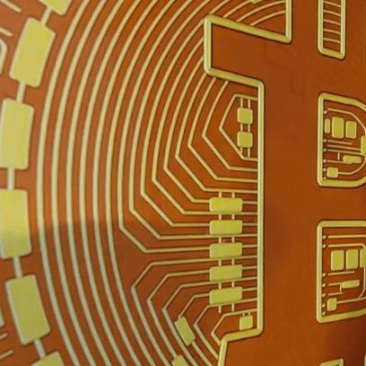 Bitcoin recua abaixo de US$ 100 mil após período volátil desde vitória de Trump
