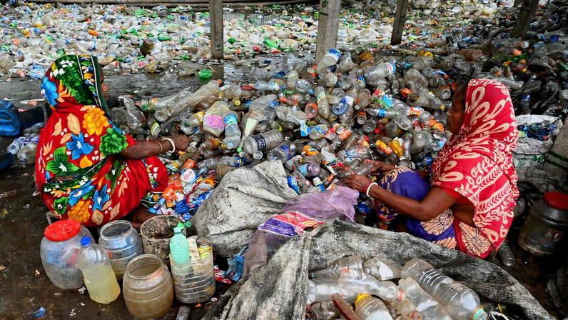 As researchers, policymakers and the public seek plastic pollution solutions, the petrochemical industry continues churning out new plastics in astronomical amounts. Image by Ryan Brooklyn via Unsplash (Public domain).