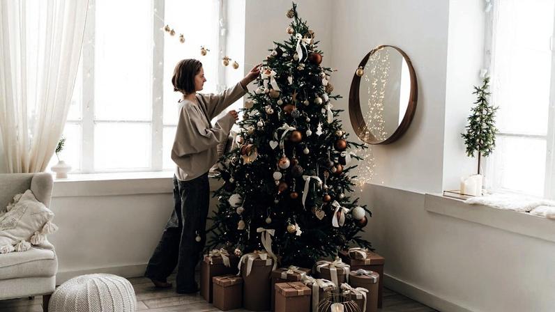 6 Reminders for Christian Singles Feeling Alone on New Year’s