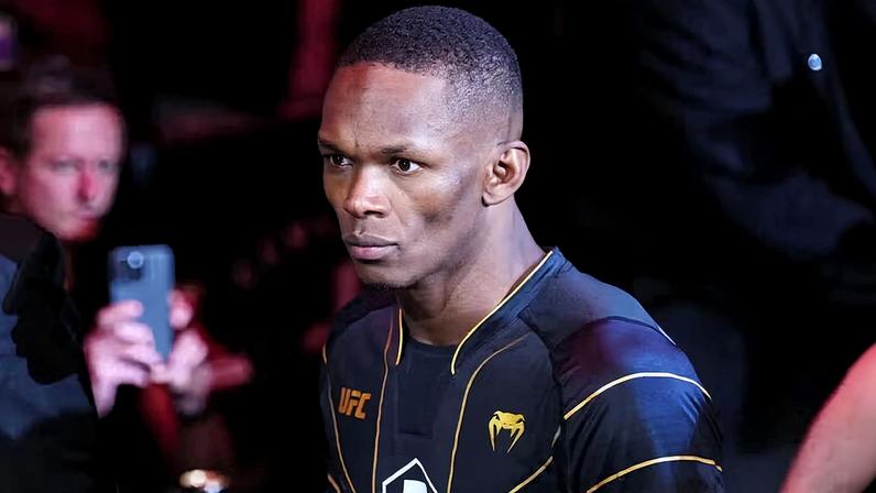 Israel Adesanya of Nigeria prepares to fight Alex Pereira of Brazil in the UFC middleweight championship bout during the UFC 281 event at Madison Square Garden on November 12, 2022 in New York City. (Photo by Jeff Bottari/Zuffa LLC)