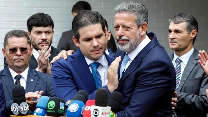 Hugo Motta (Republicanos-PB) tem o apoio do atual presidente da Casa, Arthur Lira (PP-AL), que vai conduzir a eleição da Câmara