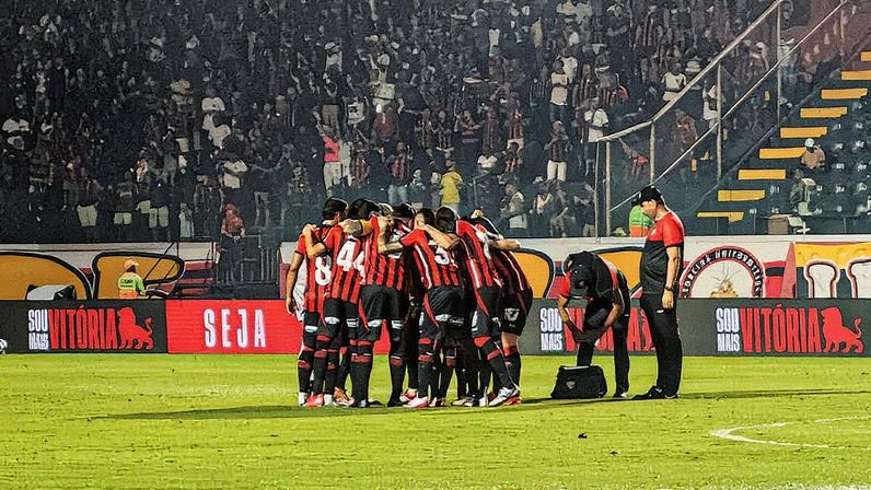 Jogadores do Vitória no Barradão (Foto: Victor Ferreira / EC Vitória)