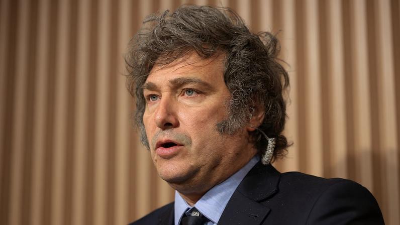 Presidente argentino gerou polêmica ao apoiar o token LIBRA, da KIP Protocol (Foto: Chris Ratcliffe/Bloomberg)