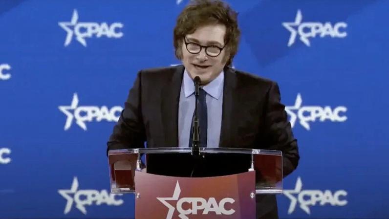 Javier Milei (foto) discursou durante CPAC e disse que o governo argentino está alinhado com os ideais dos EUA e que devem reduzir cada vez mais o Estado, para que os argentinos voltem a ter seus direitos básicos garantidos.