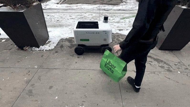 Este pequeno robô pode entregar seu pedido do Uber Eats em Jersey City