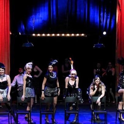 Escolas de musicais ajudam jovens talentos a chegar à Broadway