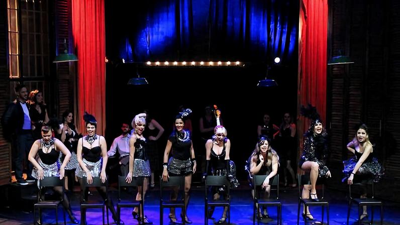 Escolas de musicais ajudam jovens talentos a chegar à Broadway
