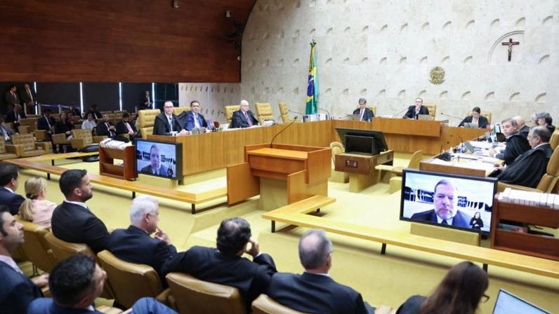 Na plenária estiveram presentes 10 ministros, exceto Dias Toffoli que participou de forma online