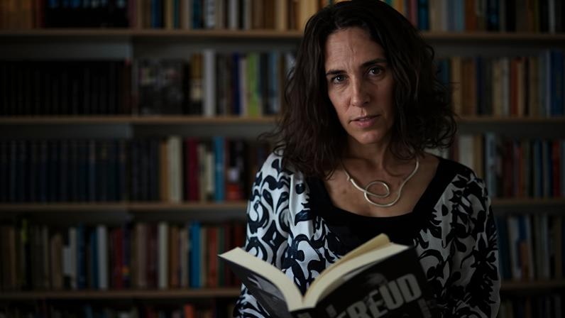 Maria Homem em seu apartamento no Jardim Paulista. Foto: Bruno Nogueirão/Estadão