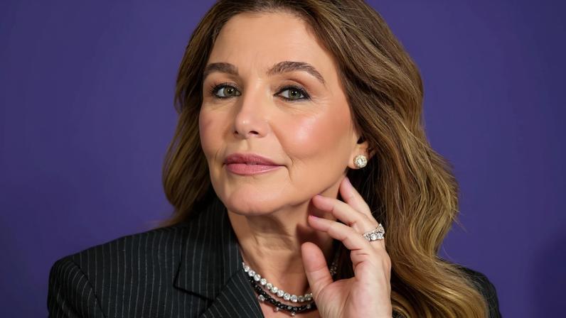Marisa construiu uma marca que se destaca não apenas pelo design sofisticado, mas também pela proposta de democratizar o acesso às joias