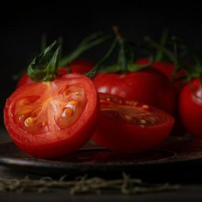 Tomate pode ajudar no combate ao câncer, aponta estudo