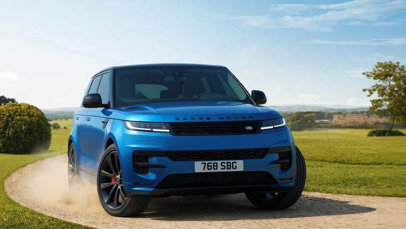 O motor híbrido plug-in do Range Rover Sport oferece 550 cv de potência combinada