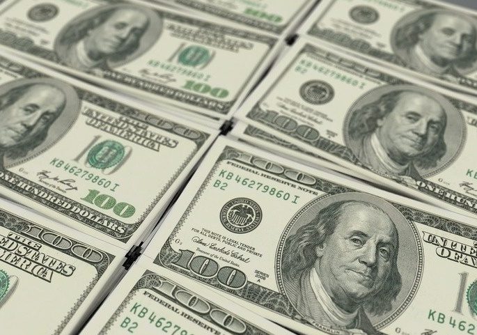 No curto prazo, a divisa americana deve continuar caindo. Mas até o final do ano, pode voltar a subir (Foto: Pixabay)